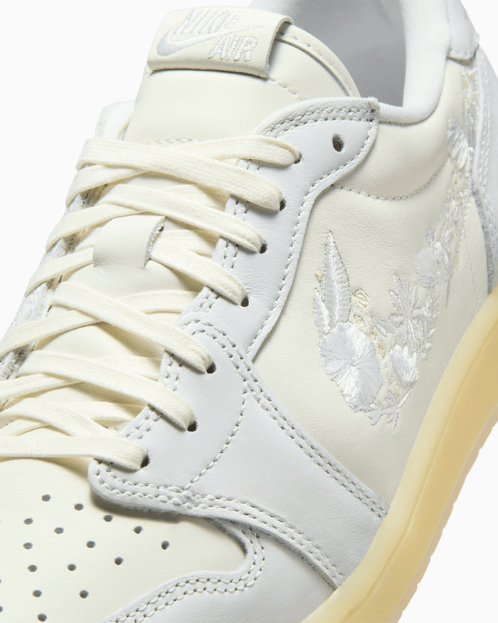Sneakers Air Jordan 1 Retro Low OG "Floral Swoosh" - IF4391-100