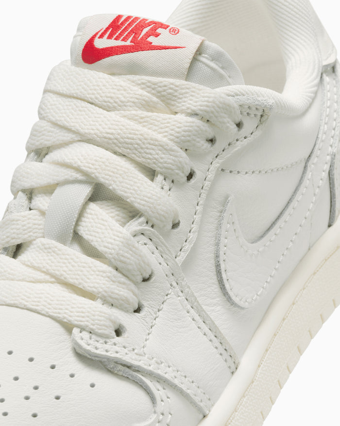 Sneakers Air Jordan 1 Retro Low OG "Sail and University Red" (PS) - HQ6996-100