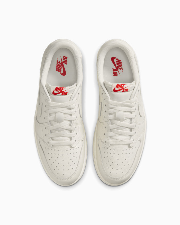 Sneakers Air Jordan 1 Retro Low OG "Sail and University Red" - HQ6998-100