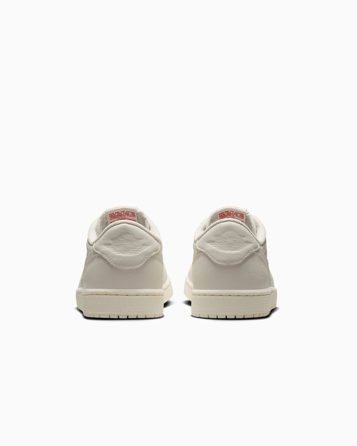 Sneakers Air Jordan 1 Retro Low OG "Sail and University Red" - HQ6998-100