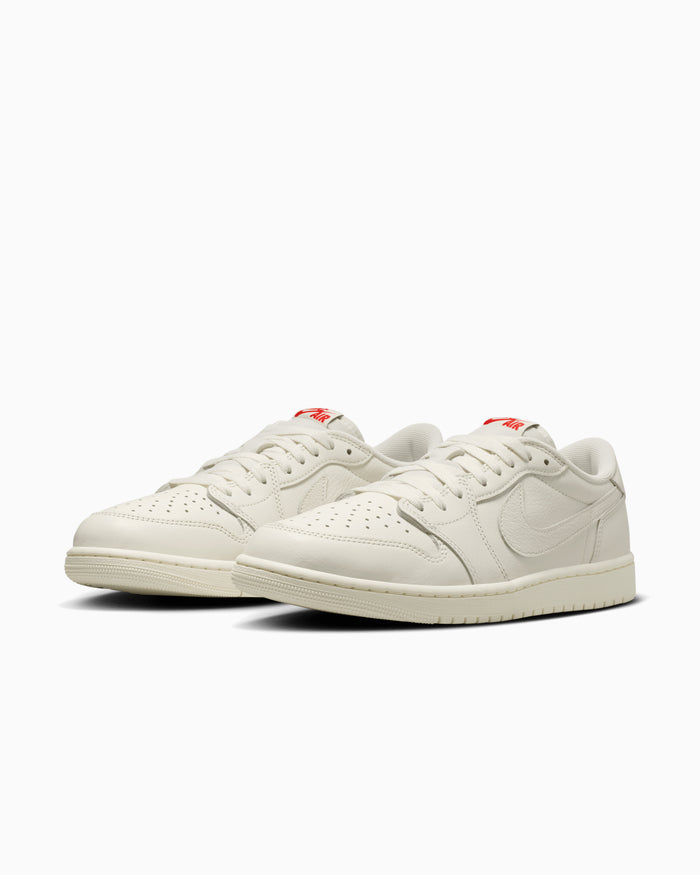 Sneakers Air Jordan 1 Retro Low OG "Sail and University Red" - HQ6998-100