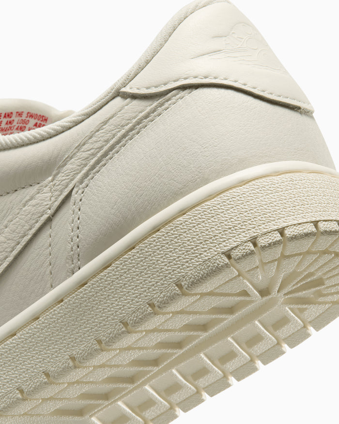 Sneakers Air Jordan 1 Retro Low OG "Sail and University Red" - HQ6998-100