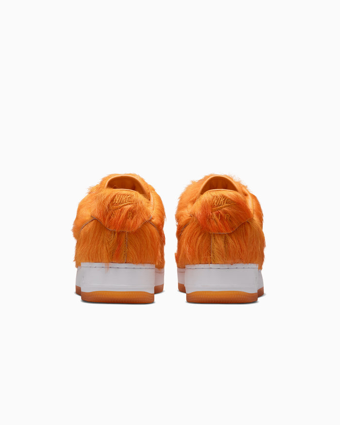 Sneakers Nike Air Force 1 QS "Orange Pony Hair" - IR1940-800