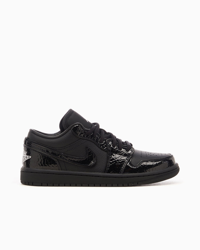 Sneakers Air Jordan Women's 1 Low SE - HJ7743-010