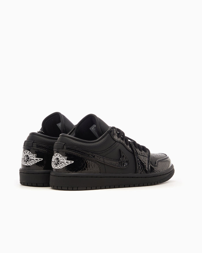 Sneakers Air Jordan Women's 1 Low SE - HJ7743-010