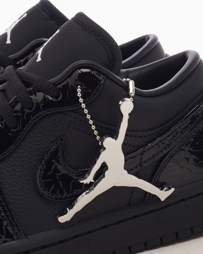Sneakers Air Jordan Women's 1 Low SE - HJ7743-010