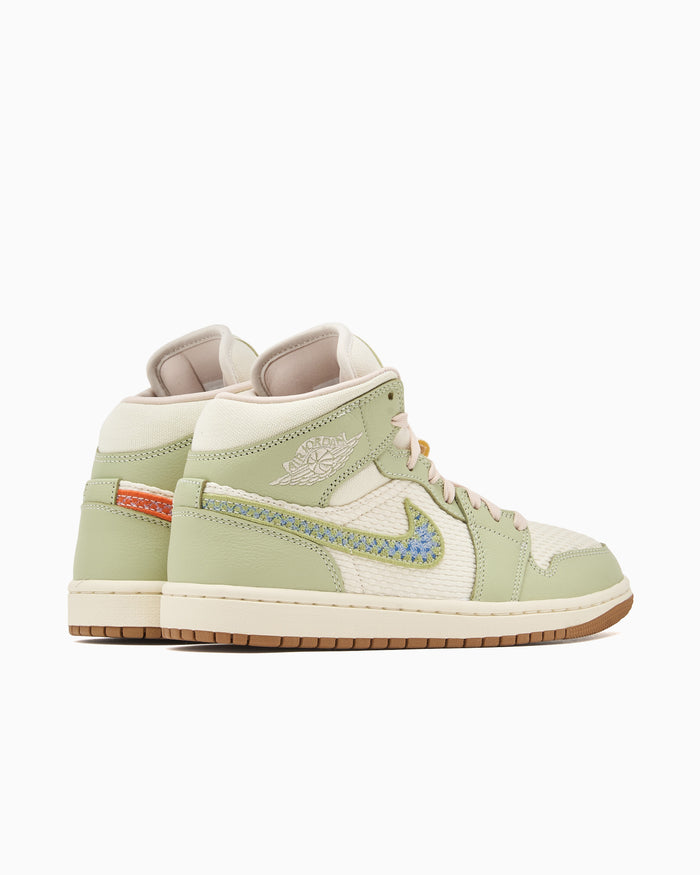 Sneakers Air Jordan Women's 1 Mid SE "Olive Aura" - II0570-302