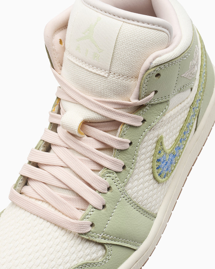 Sneakers Air Jordan Women's 1 Mid SE "Olive Aura" - II0570-302