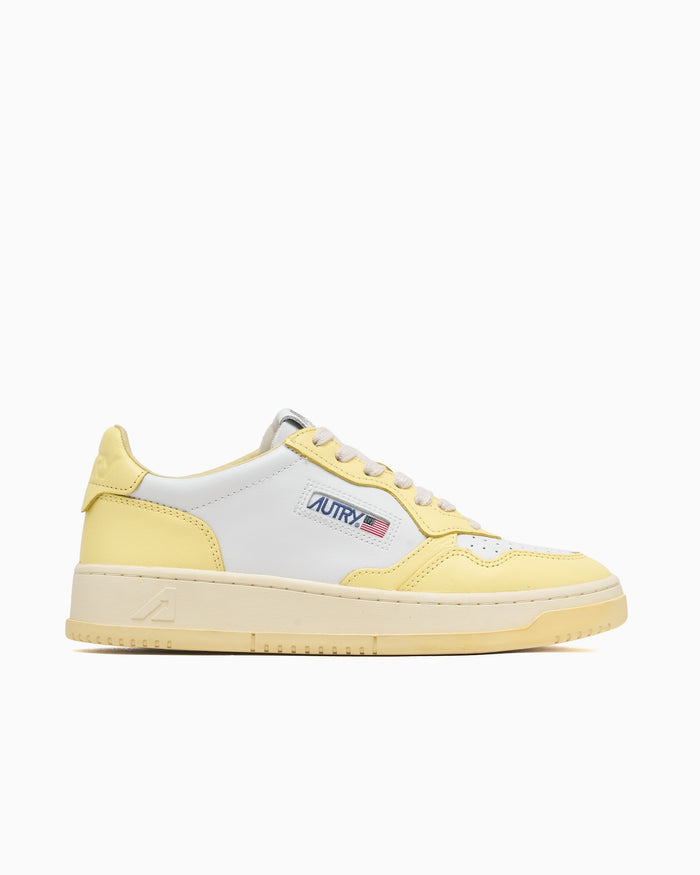 Sneakers Autry Women's Medalist Low Leather - AULWWB63