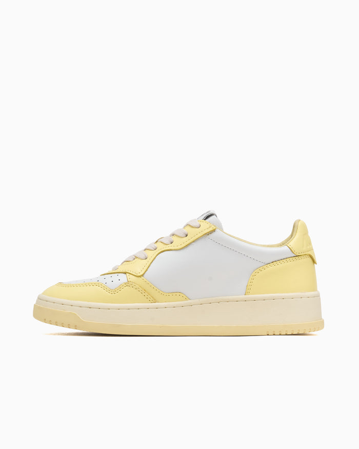 Sneakers Autry Women's Medalist Low Leather - AULWWB63