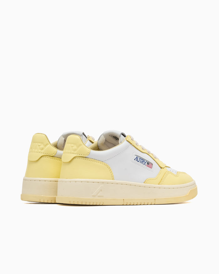 Sneakers Autry Women's Medalist Low Leather - AULWWB63