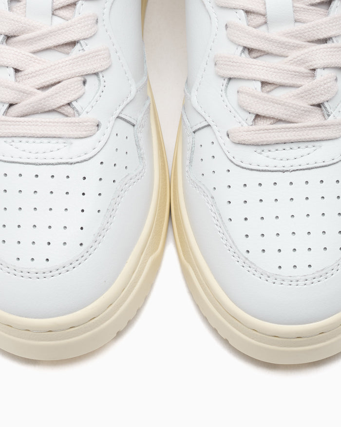 Sneakers Autry Women's Medalist Low Leather - AULWLL09