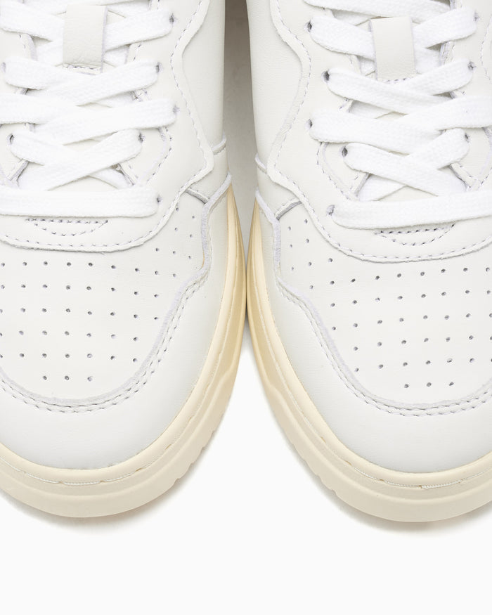 Sneakers Autry Women's Medalist Low Leather - AULWGG04