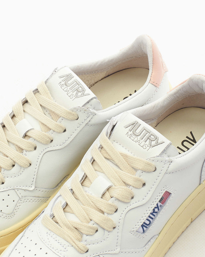 Sneakers Autry Women's Medalist Low Leather - AULWLL16