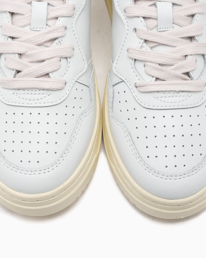 Sneakers Autry Women's Medalist Low - AULWBJ03