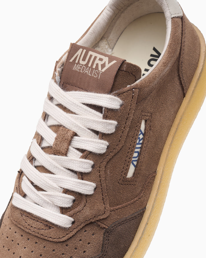 Sneakers Autry Women's Medalist Low - AULWHQ05