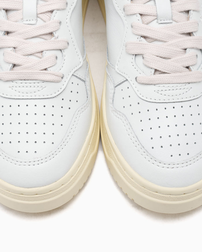 Sneakers Autry Women's Medalist Low - AULWBJ01