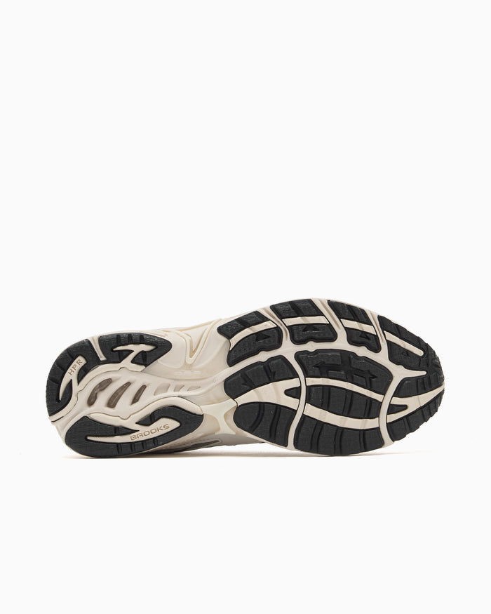 Sneakers Brooks Adrenaline GTS 4 "Coconut Milk" - 1000731D156