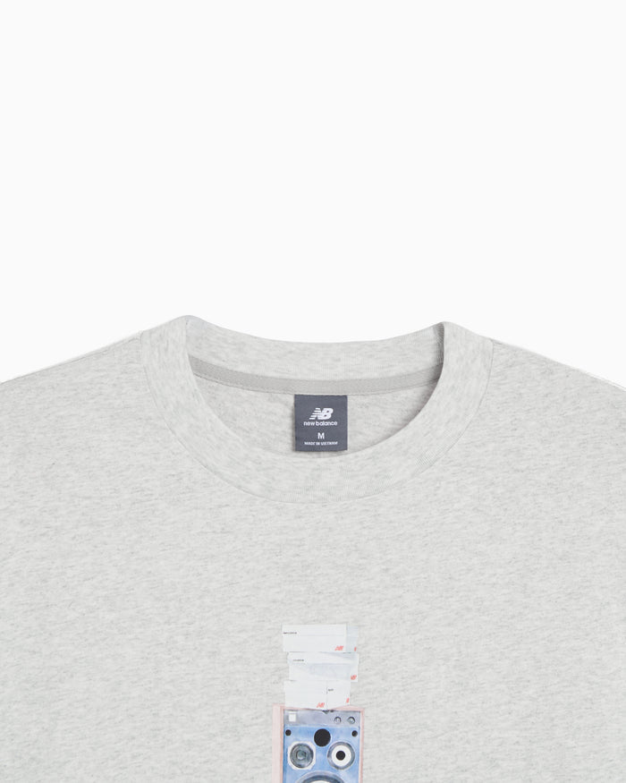 T-Shirts New Balance Grey Days "Speaker" Graphic Relaxed Men's T-Shirt - MT61552A