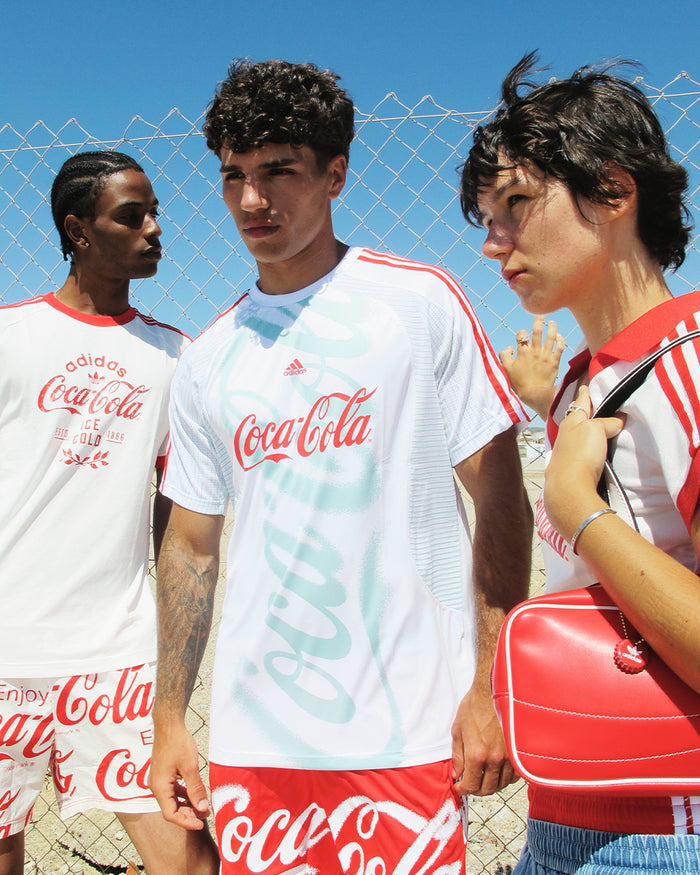 T-Shirts adidas Originals x Coca-Cola Teamgeist Logo Men's T-Shirt - KY2103