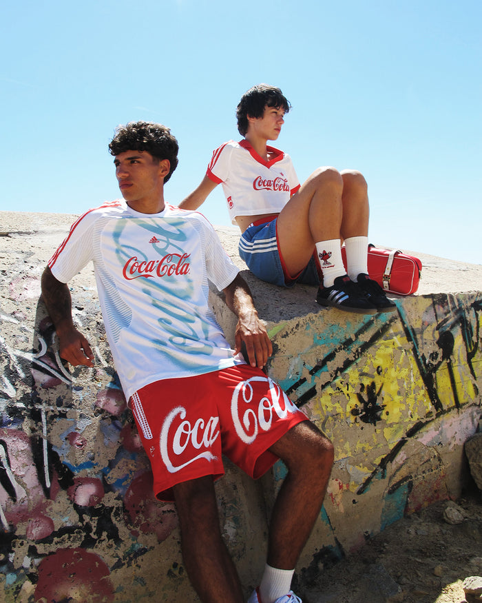 T-Shirts adidas Originals x Coca-Cola Teamgeist Logo Men's T-Shirt - KY2103