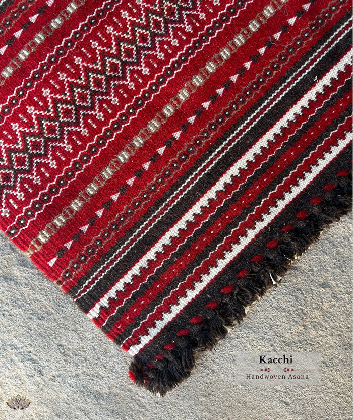 KACCHI WOOLEN ASANAS (2 Feet)