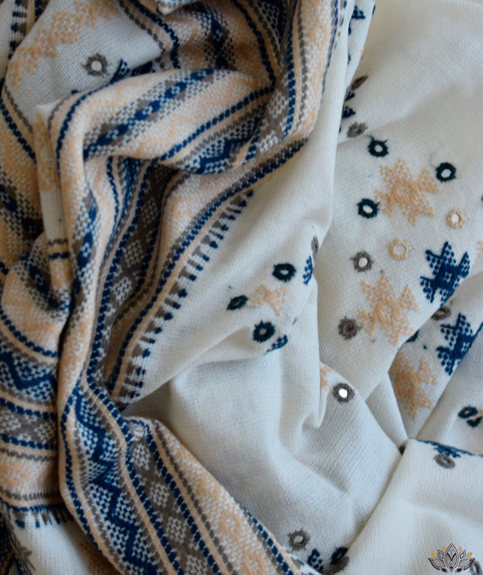 KACCHI WOOLEN HANDWOVEN SHAWL