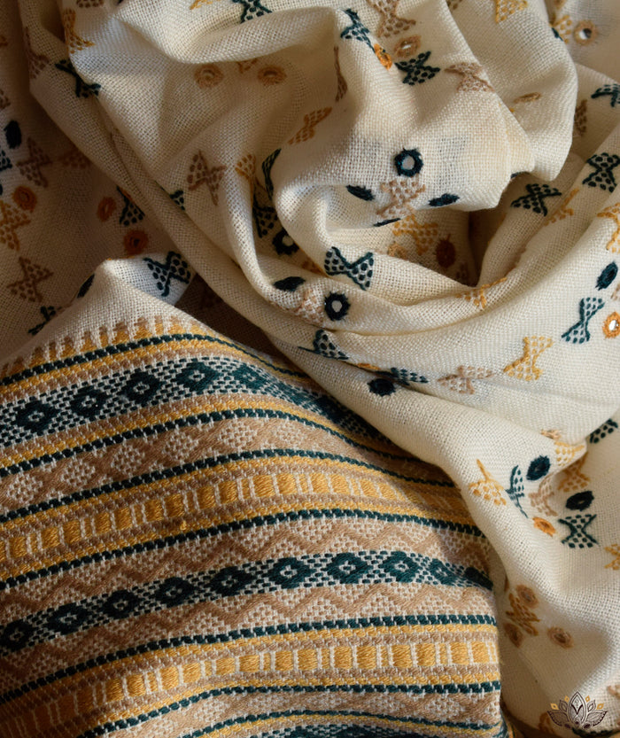 KACCHI WOOLEN HANDWOVEN SHAWL