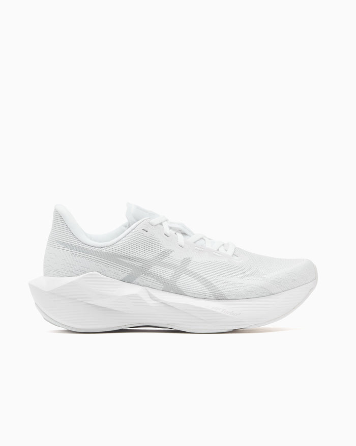 Sneakers ASICS Novablast 6 - 1011C243-100