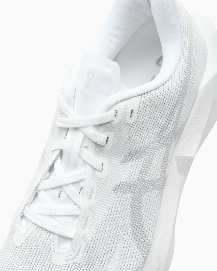 Sneakers ASICS Novablast 6 - 1011C243-100