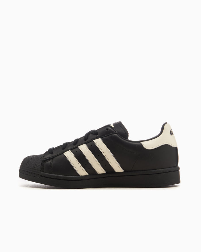 Sneakers adidas Originals x AVAVAV Women's Superfinger Superstar - JP7141