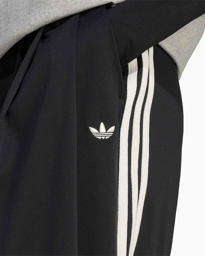 Pants adidas Originals Pleated Relaxed Women's Chino Pants - KR9617