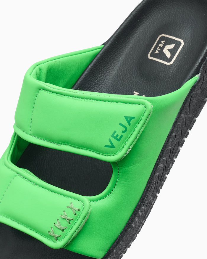 Sandals Veja Etna Bold Leather Slide - EM0221350B