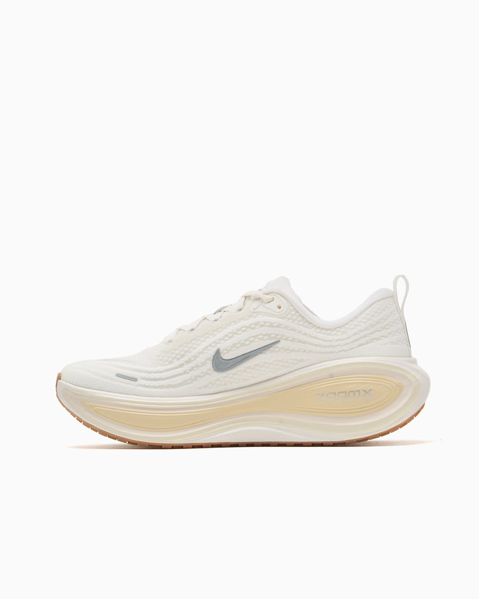 Sneakers Nike Vomero Plus Essentials - IM8336-100