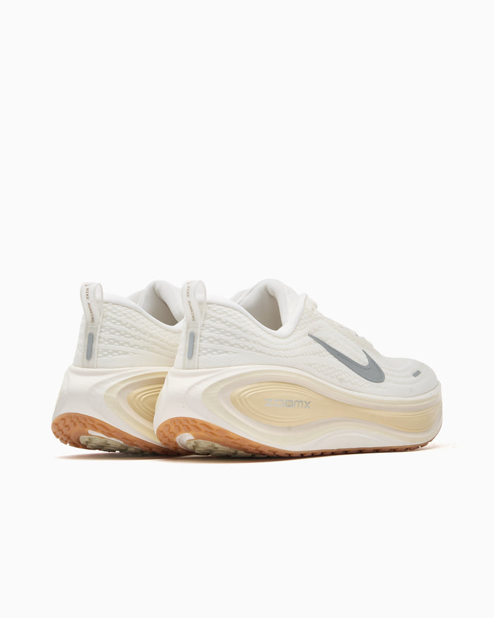 Sneakers Nike Vomero Plus Essentials - IM8336-100
