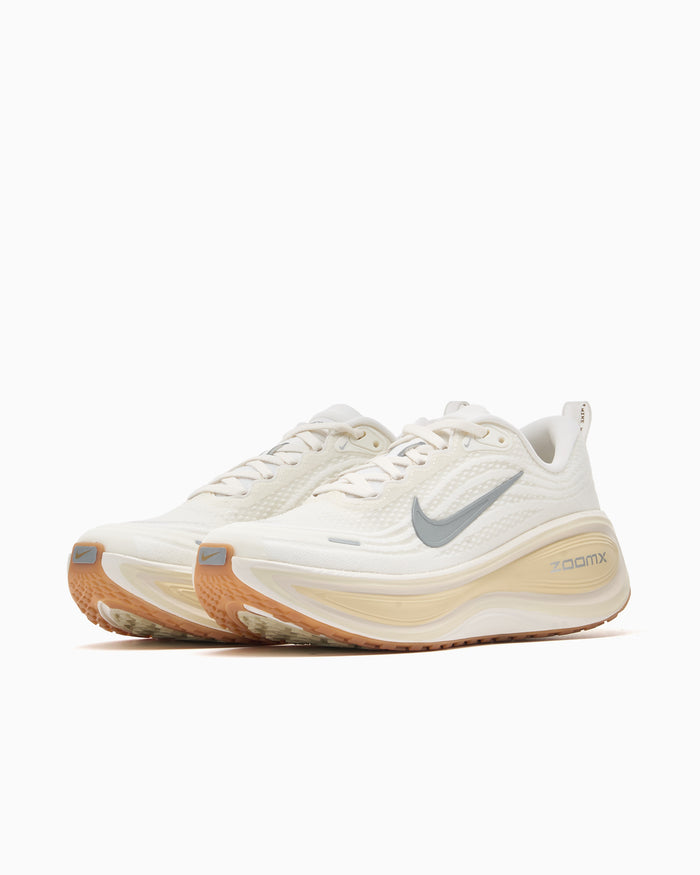 Sneakers Nike Vomero Plus Essentials - IM8336-100