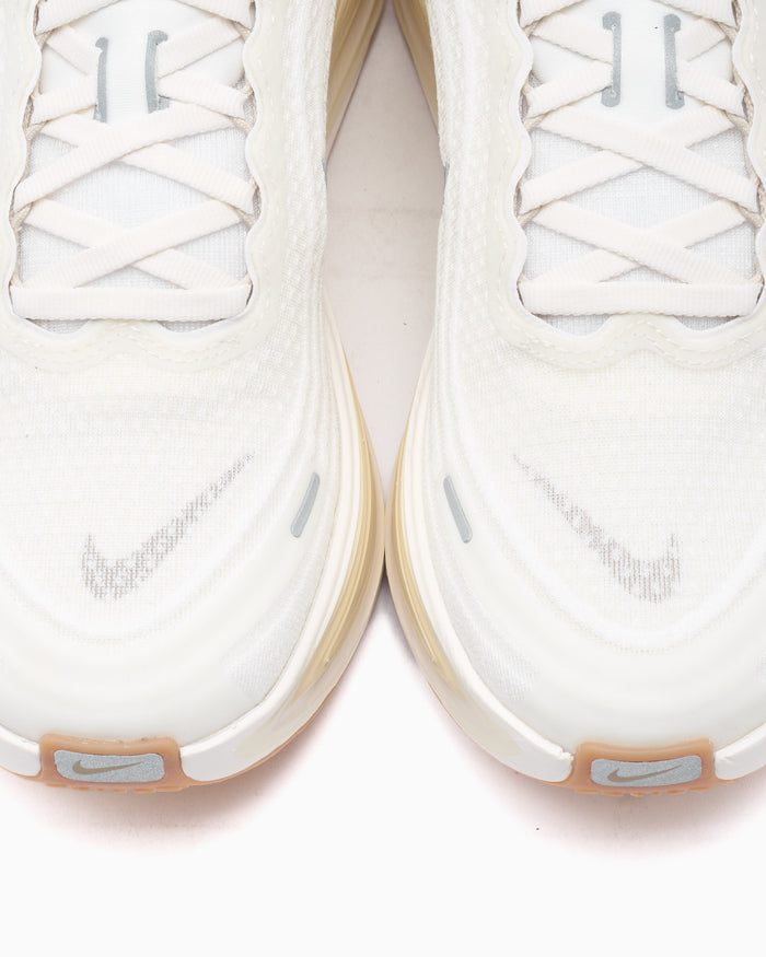 Sneakers Nike Vomero Plus Essentials - IM8336-100