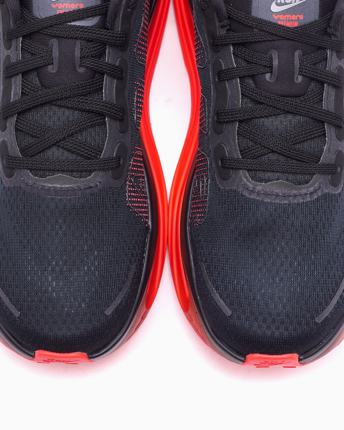 Sneakers Nike Vomero Premium "Antracite Bright Crimson" - HQ2050-002