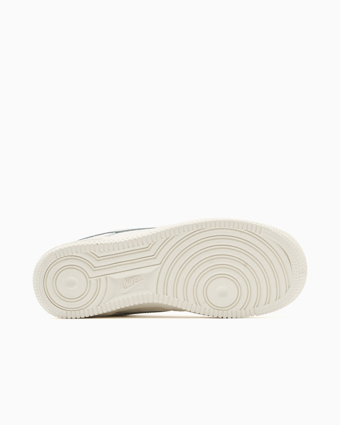 Sneakers Nike Women's Air Force 1 '07 Premium - IO4842-100