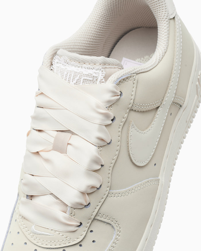 Sneakers Nike Women's Air Force 1 Retro Premium "Ribbon Lace" - IR0871-100