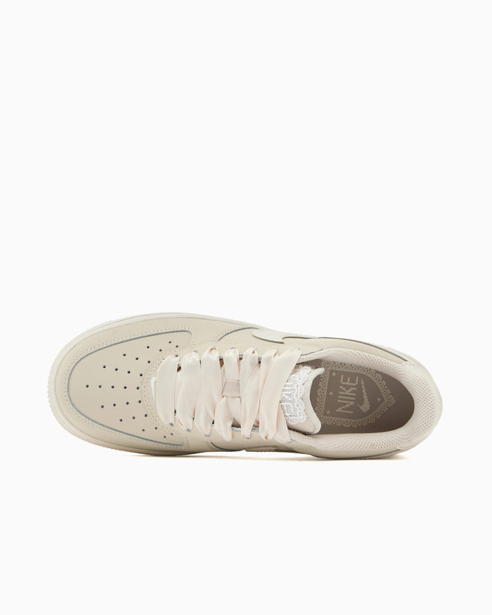 Sneakers Nike Women's Air Force 1 Retro Premium "Ribbon Lace" - IR0871-100