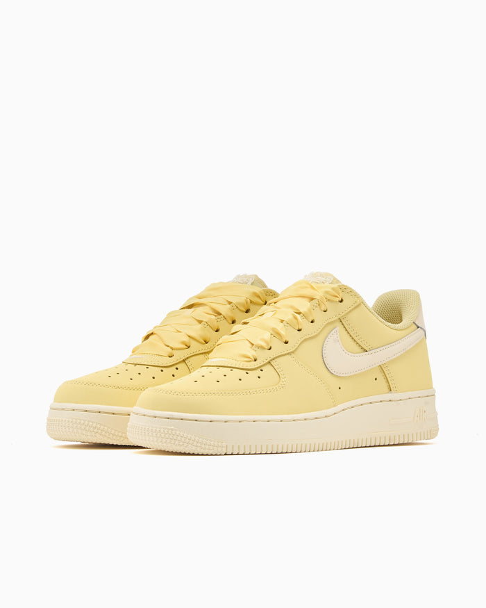 Sneakers Nike Women's Air Force 1 Retro Premium "Ribbon Lace" - IR0871-700