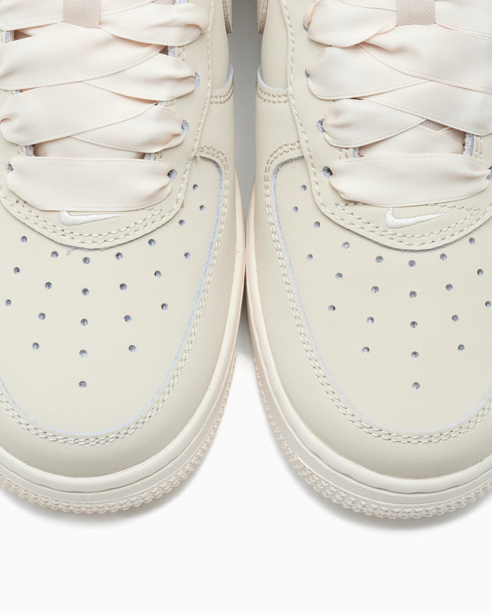 Sneakers Nike Women's Air Force 1 Retro Premium "Ribbon Lace" - IR0871-100