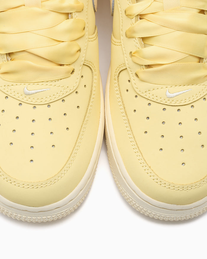 Sneakers Nike Women's Air Force 1 Retro Premium "Ribbon Lace" - IR0871-700