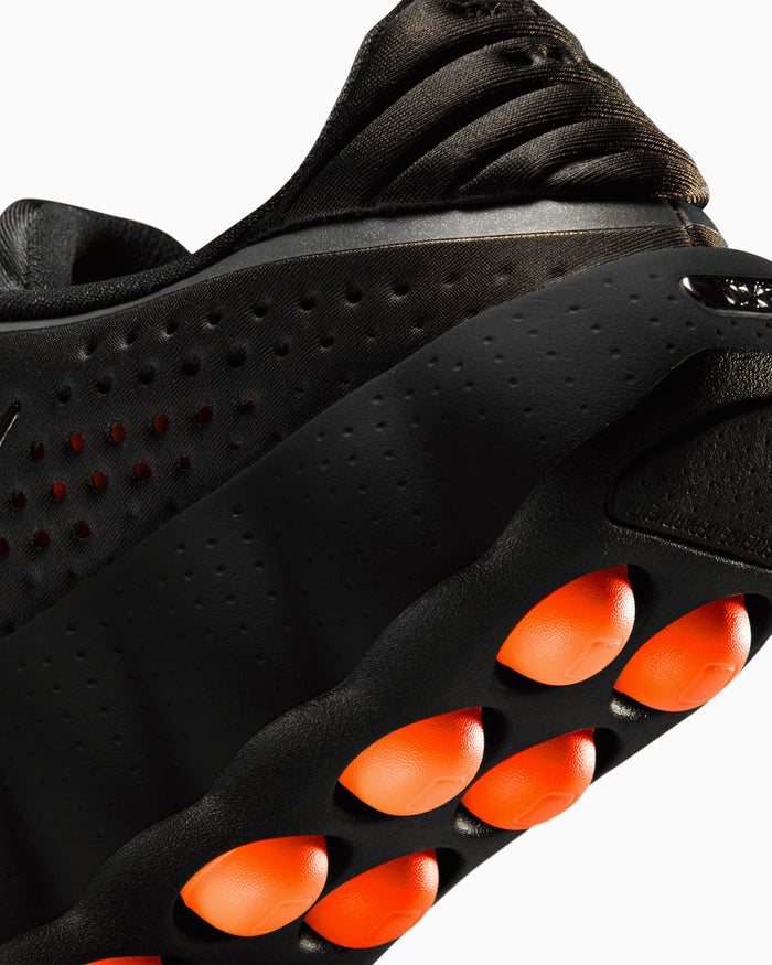 Sneakers Nike Women's Mind 002 "Black Hyper Crimson" - HQ4310-001
