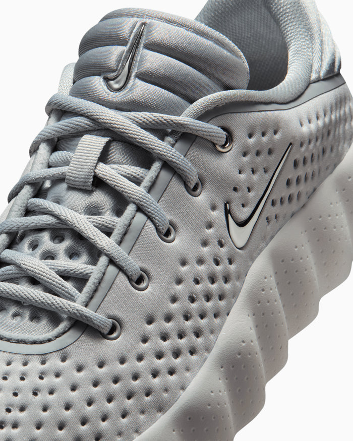 Sneakers Nike Women's Mind 002 - HQ4310-003