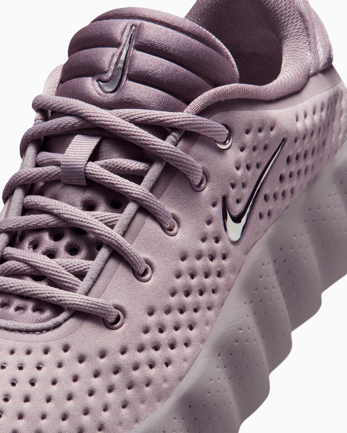 Sneakers Nike Women's Mind 002 - HQ4310-200
