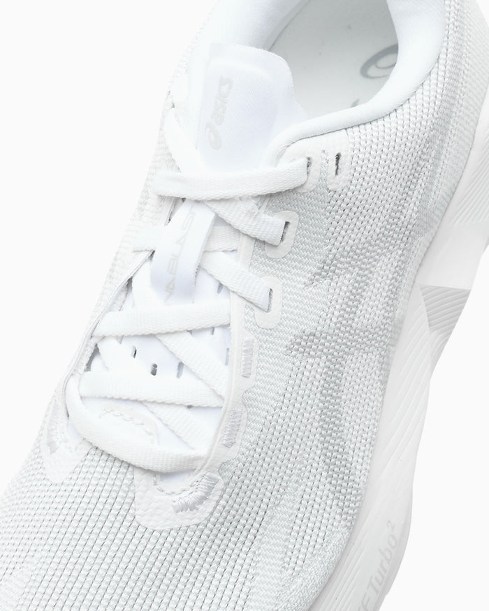 Sneakers ASICS Women's Novablast 6 - 1012C008-100