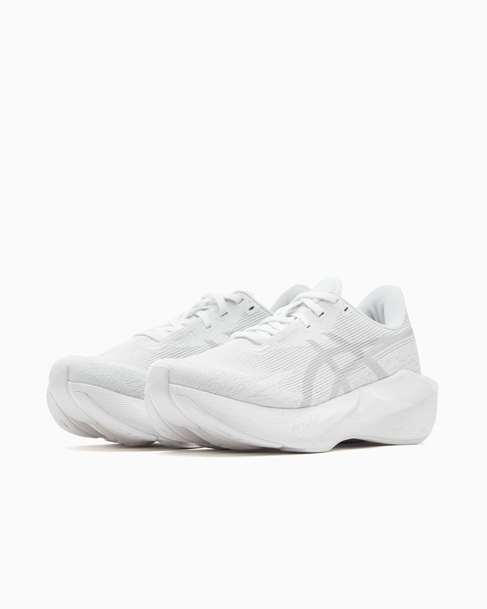 Sneakers ASICS Women's Novablast 6 - 1012C008-100