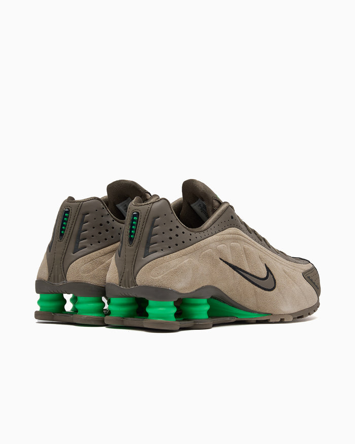 Sneakers Nike Women's Shox R4 - HQ7739-200